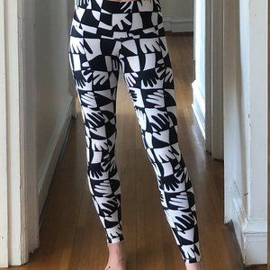 Black and White Yoga Leggings